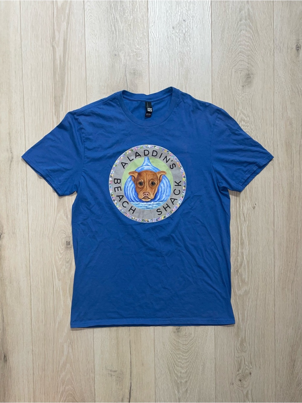 District Men's Large Blue Aladdin's Beach Shack Dog Graphic T-Shirt
